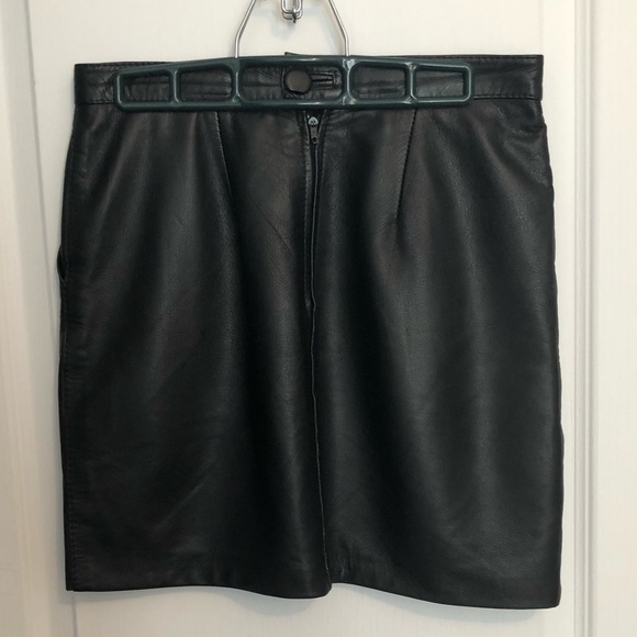 Leather mini skirt - Picture 2 of 12